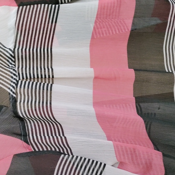 🌺Vanity women blouse - Picture 3 of 9